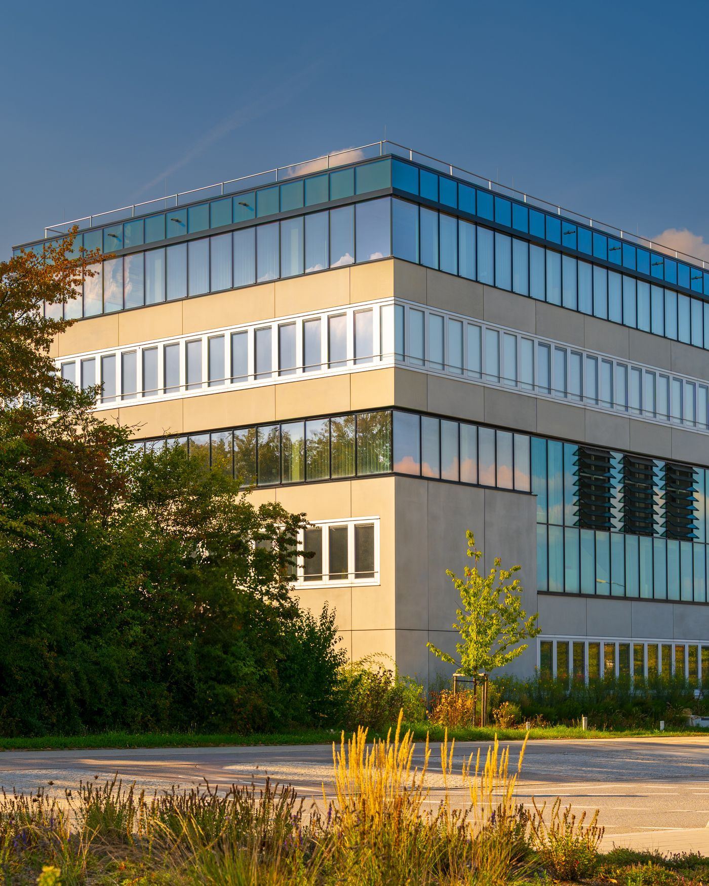Commercial real estate building in Ontario